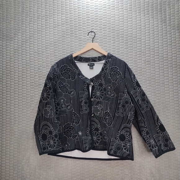Multiples Jackets & Blazers - Embroidered Quilted 100% Cotton Jacket Crop Boho-XL-Black and White